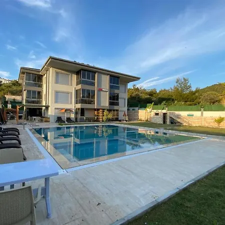 Easy Stay Mia Suites Апартаменты *